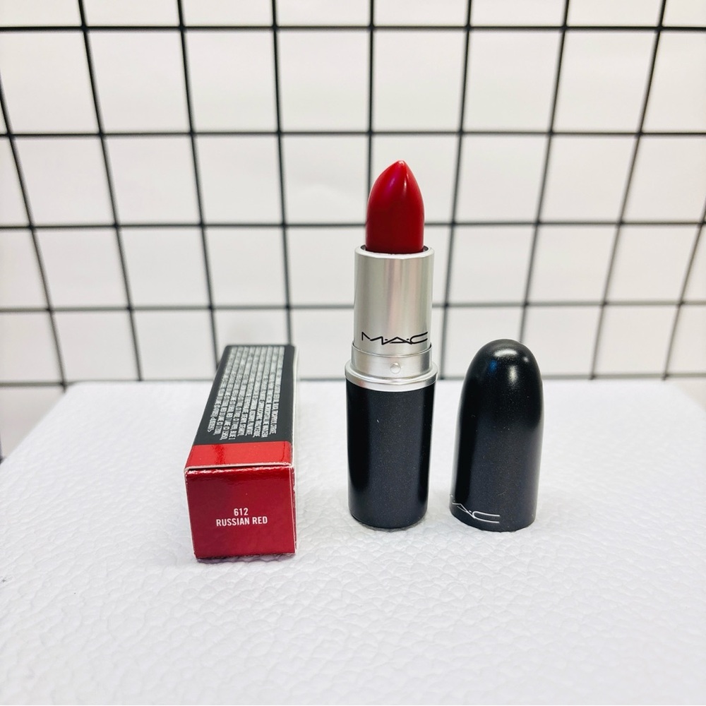 2/$40 BNIB!!! MAC Lipstick π Russian Red